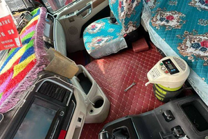 Camion tracteur Shacman Delong X5000 6x4 d'occasion en bon état, tracteur diesel fiable à vendre - Product Image 3