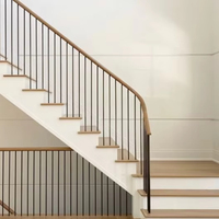 CBMMart Escalier droit moderne avec poteaux en acier au carbone et main courante en bois