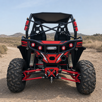 Véhicule tout-terrain UTV 650cc 4x4 à transmission par arbre, peint en rouge et noir, deux places pour adultes, adapté au désert, avec blocage de différentiel.