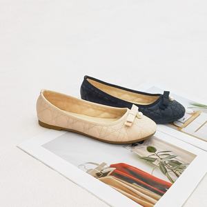 2025 nouveau concepteur mode ballerines perle joli Style <span class=keywords><strong>jeune</strong></span> fille tendance plat rembourré anti-dérapant sans lacet chaussures souples - Product Image 3