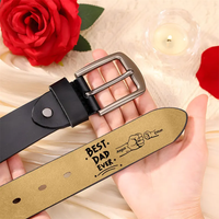 Ceinture en cuir personnalisée pour homme, idée cadeau Fête des Pères pour papa, grand-père, ou enfant - Motif « Fist Bump »