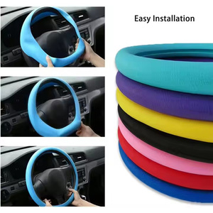 Funda para <span class=keywords><strong>volante</strong></span> de coche cómoda de silicona suave colorida universal de cuatro estaciones - Product Image 4