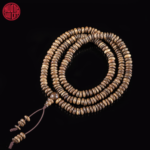 Pulsera Artesanal de Madera de Agar Malaya con Cuentas de 6mm de Grano Liso y Aspecto Natural para Uso Diario - Product Image 1