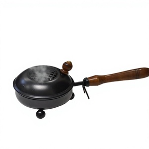 Quemador de incienso de hierro hecho a mano con mango de sándalo, tapa aromática, para uso en todas las estaciones, quemador de incienso religioso con mango de madera - Product Image 1