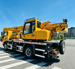 Maquinaria de Construcción de Alta Eficiencia XCT10L4, Marca Líder en China, 10 Toneladas, con Altura de Elevación de 40.2M, Bomba Hidráulica y Caja de Cambios con Motor - Product Image 3