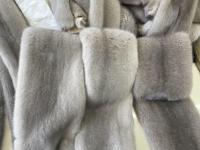 Peaux de vison finlandais certifiées Saga de qualité supérieure, soyeuses, denses, prêtes à l'exportation en vrac pour les vêtements de luxe.