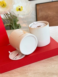 Vela aromática de cera de soja romántica con diseño de animales creativos en cerámica blanca para regalo - Product Image 5