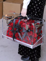 Roses éternelles en gros dans une valise acrylique transparente – Cadeau idéal pour la Saint-Valentin, un anniversaire ou un mariage