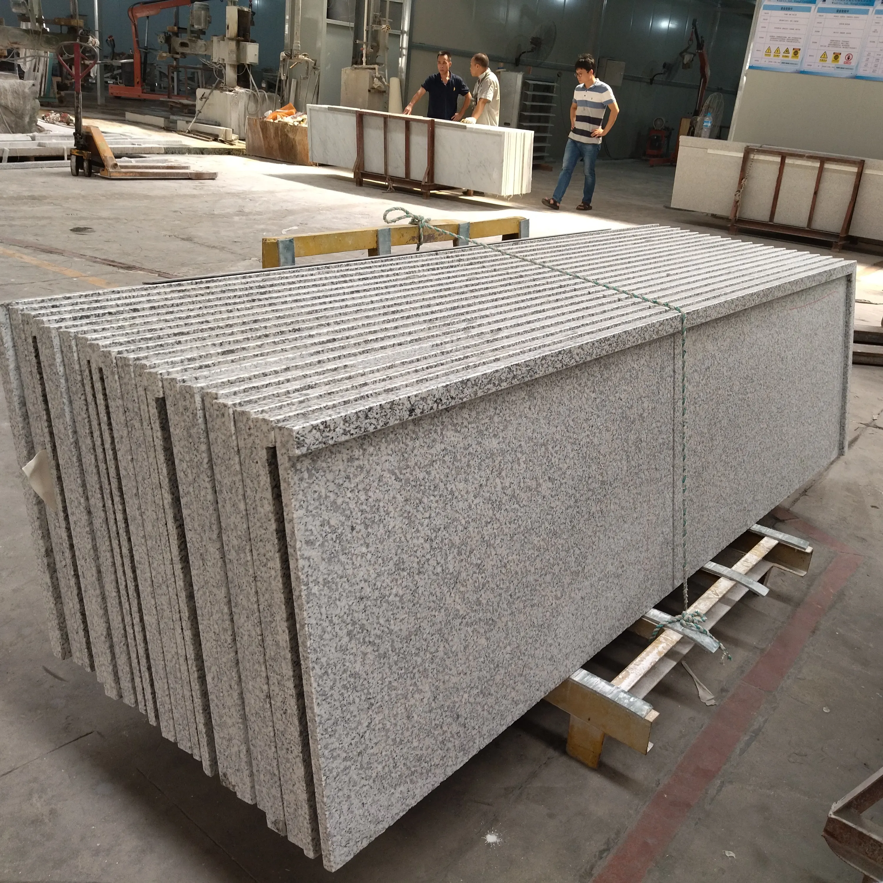 Comptoir de table de cuisine en granit comptoir de variété coupe à la taille pierre de granit de granit de qualité supérieure dalle de 40 pieds blanc
