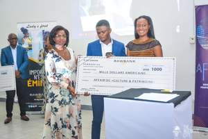 งานแกะสลักไม้ทำมือ REN ART AFRIKAN SARL OEM รูปปั้นบรรพบุรุษขนาดใหญ่ (60-100 ซม.) สำหรับโรงแรมระดับ 5 ดาวและโครงการสปา - Product Image 5