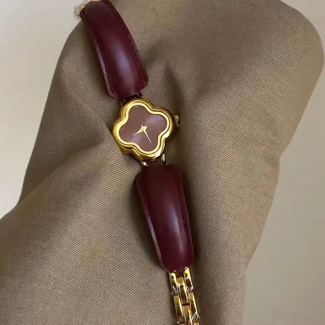 Wholesale of New Niche Light Luxury Vintage Womens Watches With a Chinese Style High-end Foreign Trade and Quartz Watch