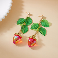 Druipende olie imitatie parel aardbei oorbellen schattig meisjesachtig strik fruit design zinklegering elektrolytisch verzinkte hangende oorbellen
