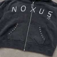 Sweat-shirt à capuche zippé noir délavé vintage avec poche imprimée sur mesure et strass, streetwear élégant pour homme