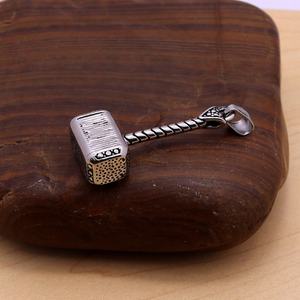 Pendentif Marteau de Thor Argenté, Collier de Noël, Bijou Tendance, Pendentif Chaîne de Pull en Acier Inoxydable 316L, Bijoux pour Homme - Product Image 1
