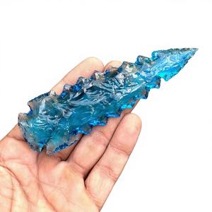Puntas de Flecha de Cristal Azul Talladas a Mano al 100% (3-6.5\") - Puntas de Lanza de Cristal Oceánico, Decoración Coleccionable Curativa, Exhibición de Piedras Preciosas - Product Image 1