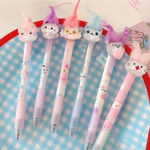 ปากกาเจลแบบกดลายการ์ตูนน่ารัก รูปทรงแมวขนฟู หัวปากกาสำหรับเขียนลื่น หมึกสีดำ/น้ำเงิน ขนาดหัว 0.5 มม. เหมาะสำหรับโรงเรียนและสำนักงาน - Product Image 4