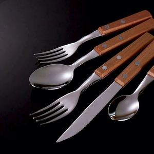 Juego de cubiertos de viaje con mango de madera, resistentes al calor, de acero inoxidable, juego de tenedor, cuchara y cuchillo. - Product Image 3