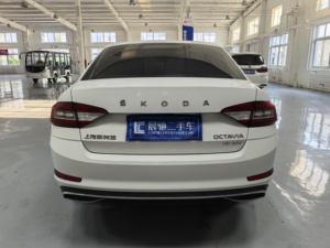 Usado 2019 Skoda <span class=keywords><strong>Octavia</strong></span> 1,4 T (230) Automático Inteligente Edición de Lujo - Product Image 3