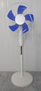 Ventilateur sur pied bleu de 16 pouces avec télécommande, 3 vitesses mécaniques, oscillant, hauteur réglable pour la maison et l'hôtel, vente en gros - Product Image 4