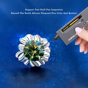 XEA014 Orecchini a Perno in Argento Sterling S925 con Moissanite, Design Moderno e Popolare a Forma di Girasole - Product Image 2