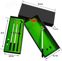 Cadeau : Drapeau de golf avec 3 clubs de golf et stylos – Jouet de bureau pour hommes, papa, patron, adolescents – SGF041
