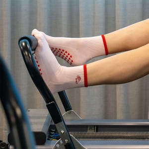 Tùy Chỉnh Thiết Kế Chống Trượt Phụ Nữ Vớ Thể Thao Biểu Tượng Tùy Chỉnh Phòng Tập Thể Dục Grip Pilates Vớ - Product Image 4