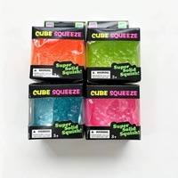 Jouet Squishy Cube à Remontée Lente, Texture Ondulée en Relief, Aspect Translucide Effet Gelée, à Pétrir et Presser pour Soulager le Stress