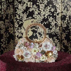 Elegante bolso de mano tipo caja para novias, elegantes bolsos de noche para ocasiones especiales. - Product Image 3