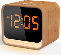 Moderner MDF-Quadrat-Design LED-Display Wecker Radio mit Schlummerfunktion für Lautsprecher Elektronisches Nachtlicht Schlafzimmer Schreibtisch