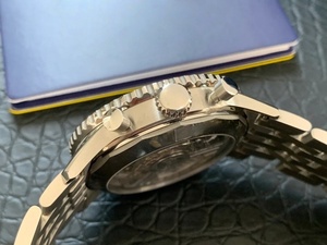 Đồng hồ Chronograph sang trọng của nam giới, mặt số bạc 43mm, sáu mặt số phụ, dây đeo bằng thép không gỉ tinh tế, tùy chỉnh bởi nhà thiết kế - Product Image 3