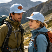 Casquettes de golf à 5 panneaux à visière incurvée de haute qualité en gros, casquettes de baseball imperméables personnalisées avec patch en cuir