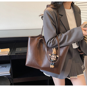 <span class=keywords><strong>Sac</strong></span> fourre-tout grande capacité pour étudiante, <span class=keywords><strong>sac</strong></span> <span class=keywords><strong>à</strong></span> bandoulière en cuir PU pour femme, <span class=keywords><strong>sac</strong></span> <span class=keywords><strong>à</strong></span> <span class=keywords><strong>main</strong></span> pour l'école, le travail et les trajets quotidiens - Product Image 3