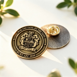 Spille da bavero smaltate personalizzate all'ingrosso, design OEM cartoni animati anime, badge in metallo glitterato, logo personalizzato - Product Image 6