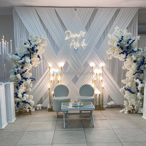 Tenda Decorativa di Lusso in Seta Ghiaccio Bianca con Drappeggi Ondulati per Eventi e Matrimoni - Product Image 1