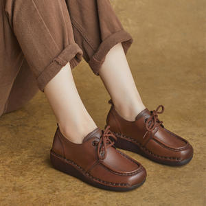 Nouvelles chaussures compensées rétro en cuir à lacets pour femme, style ethnique, semelle souple en tendon de bœuf, collection automne - Product Image 1