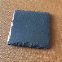 Sous-verre en ardoise noire naturelle avec support en cuir PU et crayon en ardoise pour cadeau de Noël