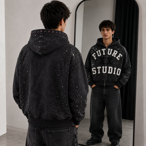 Sudadera con capucha extragrande y corte holgado, personalizada con pedrería, de 450 g/m² de alto gramaje, con bordado de apliques, negra, con lavado ácido y cremallera. - Product Image 2