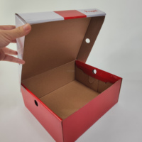Boîte cadeau élégante en carton ondulé recyclable avec logo personnalisé, lamination brillante, fermeture magnétique, couvercle amovible, style dossier carré