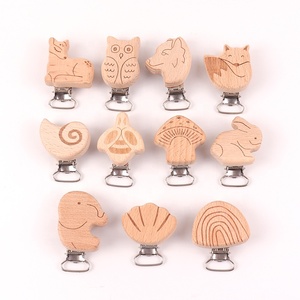 최고 순위의 제품 아기 너도밤 나무 나무 클립 홀더 레이저 조각 젖꼭지 클립 - Product Image 3