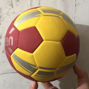 Handball de sport d'extérieur pour adultes, modèle 2025, le plus vendu, design et couleurs dernier cri, idéal pour l'entraînement, les matchs et le jeu en équipe. - Product Image 6
