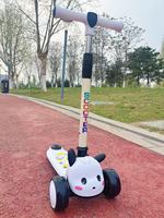 Trottinette pour enfants avec lumières LED, design fusée pliable, pour les 3-6 ans, pour une utilisation en extérieur