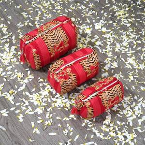 Ensemble de 3 trousses de toilette faites à la main pour femmes, trousse à cosmétiques matelassée, pochette indienne 100 % coton - Product Image 5