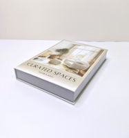 Boîte cadeau rigide en forme de livre avec fermeture magnétique personnalisée, gaufrage et doublure en éponge pour l'emballage de produits ménagers
