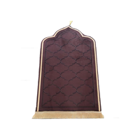 Tapis de mosquée à usage décoratif en gros dans un tapis de prière musulman personnalisé