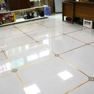 Ruban adhésif décoratif pour la maison en PVC 3D doré, 25 m/rouleau, pour carreaux de sol - Product Image 4