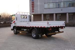 Camión KAMA M31 de Alta Calidad, 2.3L Gasolina Euro 4, Carga de 3T, Semicabina para Construcción, Comercio y Logística Interurbana - Product Image 5