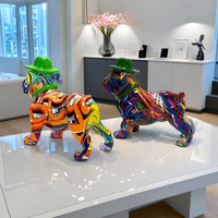 Figurine en résine de bouledogue avec chapeau, style art fluide, peinte, tendance, en forme d'animal, pour la décoration de table à la maison