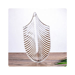 Tuiles en <span class=keywords><strong>verre</strong></span> en forme <span class=keywords><strong>de</strong></span> plume, briques en <span class=keywords><strong>verre</strong></span> transparentes suspendues, pièces <span class=keywords><strong>de</strong></span> <span class=keywords><strong>verre</strong></span> décoratives, tuiles pour <span class=keywords><strong>cloison</strong></span> <span class=keywords><strong>de</strong></span> maison, prix <span class=keywords><strong>de</strong></span> gros - Product Image 2