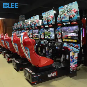 Vente en gros d'usine de simulateur de conducteur de voiture Arcade Motion Car Racing Simulator Driving Game Machine pour Arcade Game Center