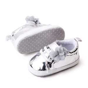 Chaussures pour bébés de 0 à 1 an en gros, chaussures décontractées pour bébés à semelle souple avec motif floral mignon - Product Image 6